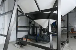 Емкость ЦКТ 3000 л с патрубком 90мм под плотность до 1,2 г/см3 белая в обрешетке с лестницей