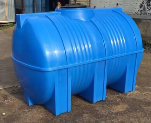 Емкость пластиковая горизонтальная для хранения воды и дизельного топлива, 3000 л, зеленый [TG3000S2]